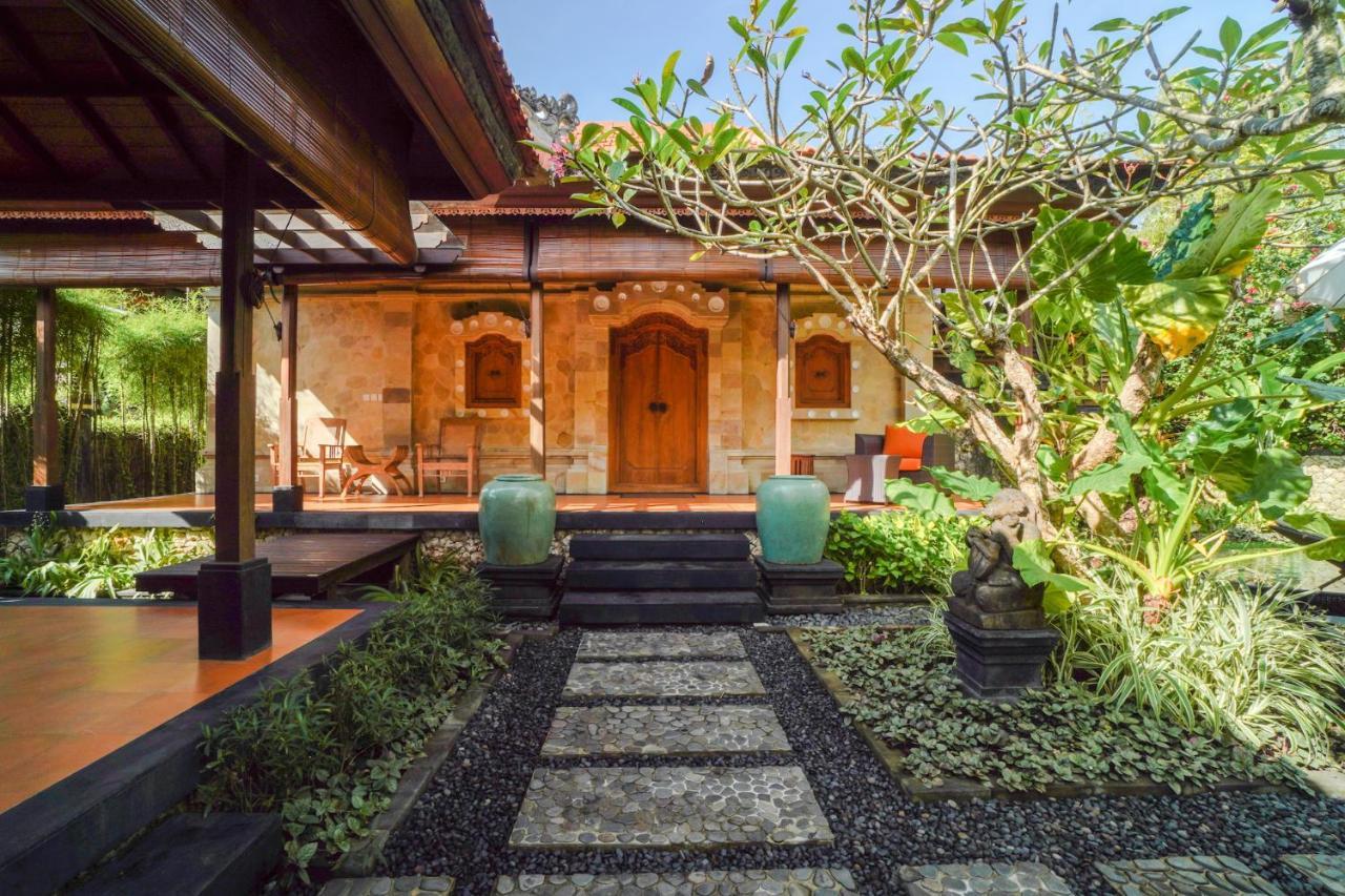 Giri Bhagawan Villas & Spa Nusa Dua  Exterior foto